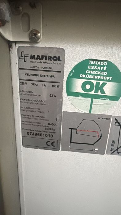 Vitrine  Mafirol frio.