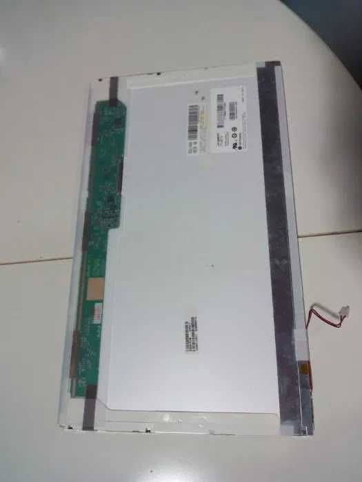 LCD 15.6 Lamp, Like New64738225875842122