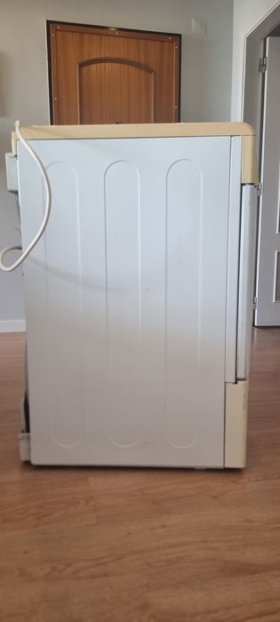 Máquina de Secar Roupa Indesit 8kg