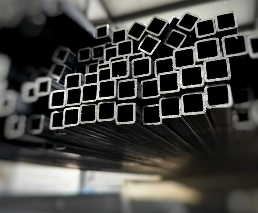 Profile stalowe czarne i ocynkowane - szeroki wybór!