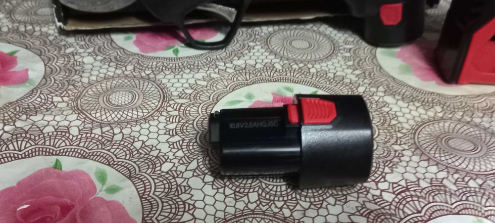 Tesoura de poda eléctrica