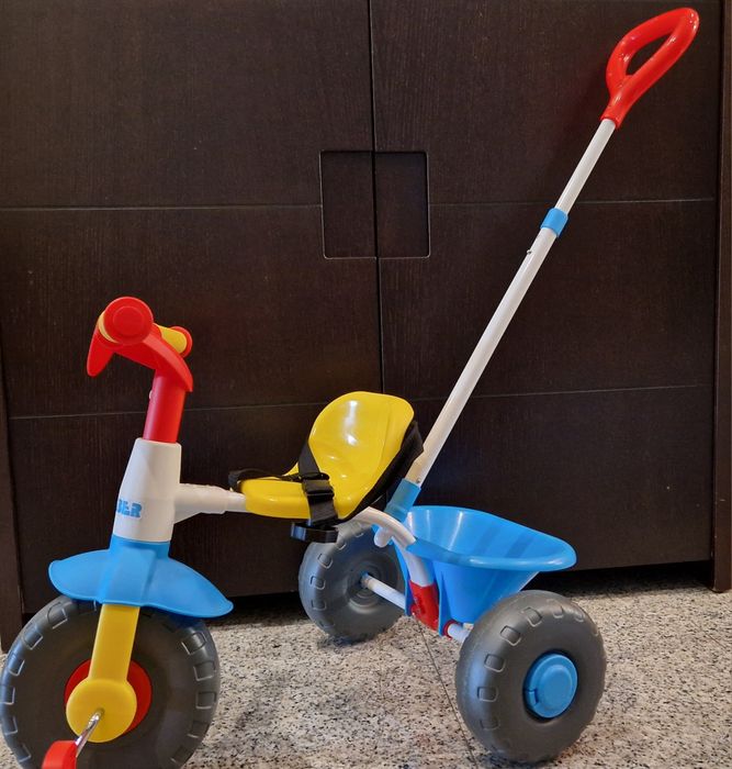 Triciclo Feber como novo