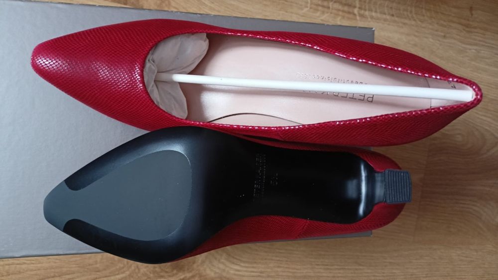 Sprzedam szpilki TOSCA - czerwone r. 38,5