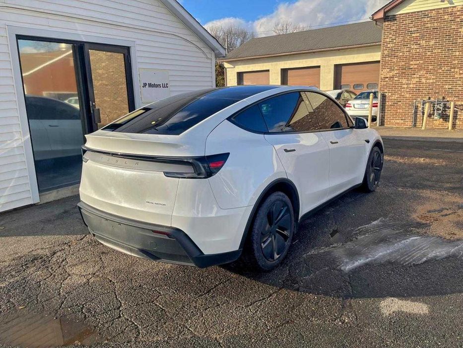 2026 Tesla Model Y Long Range Dual Motor