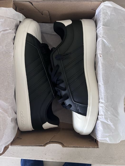 Tenis adidas excelente qualidade