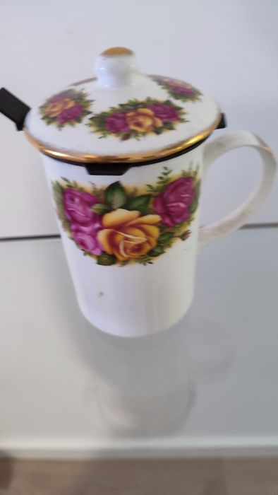 Caneca com  Cuador Porcelana Inglesa