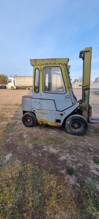 Wózek widłowy Clark 2500kg