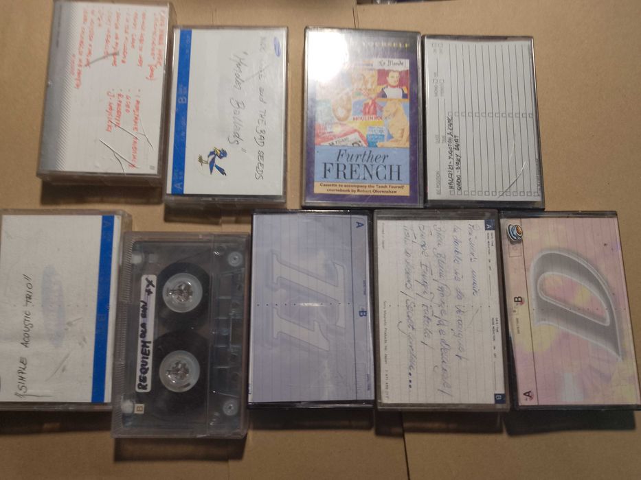 zestaw starych kaset magnetofonowych mix