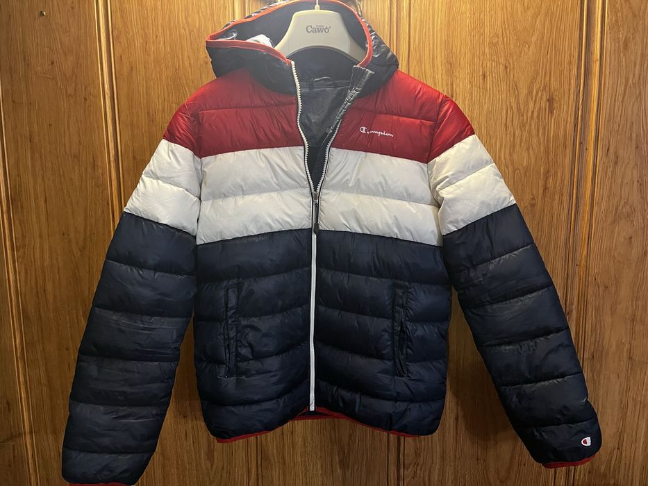 Kurtka zimowa Champion bardzo lekka.