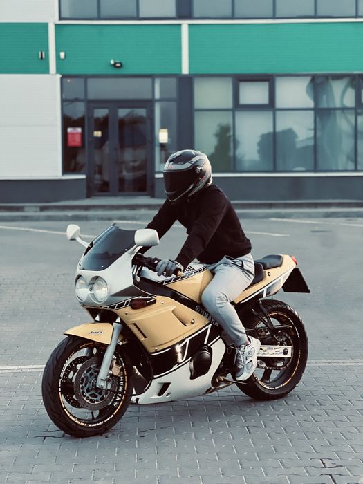 Ямаха Fazer 400rr