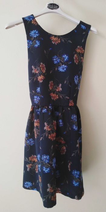 ZARA sukienka rozkloszowana granatowa kwiaty rozmiar M.