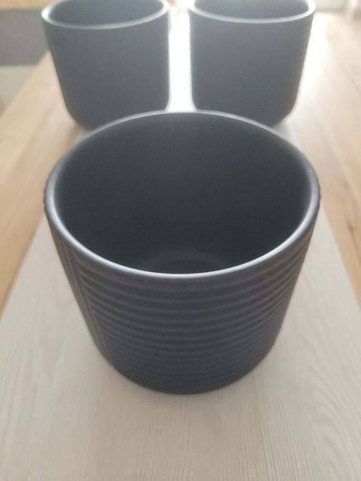 Doniczki czarne komplet