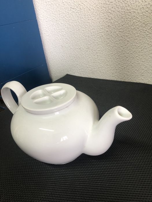 Bull em louça branco