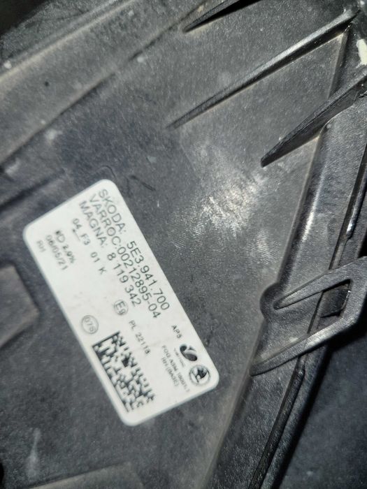 Światło przeciwmgielne prawe Skoda Octavia MK4