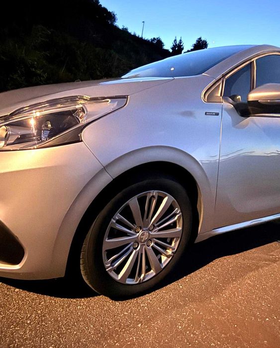 Peugeot 208 1.2 Puretech - Signature