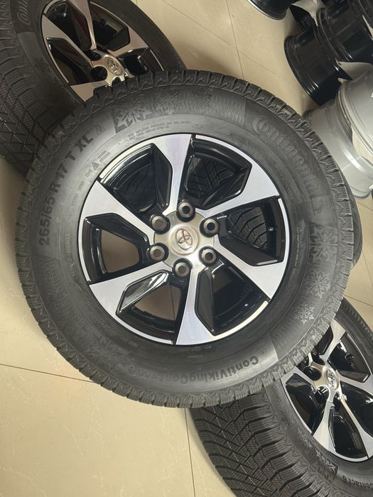 Диски оригінал Toyota Hilux r17/6/139.7 Prado 265/65/17 шини зимові