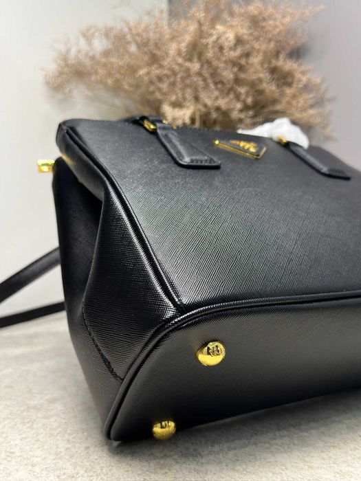 Жіноча сумка Prada Saffiano чорна / Женская кожаная сумка Прада черная