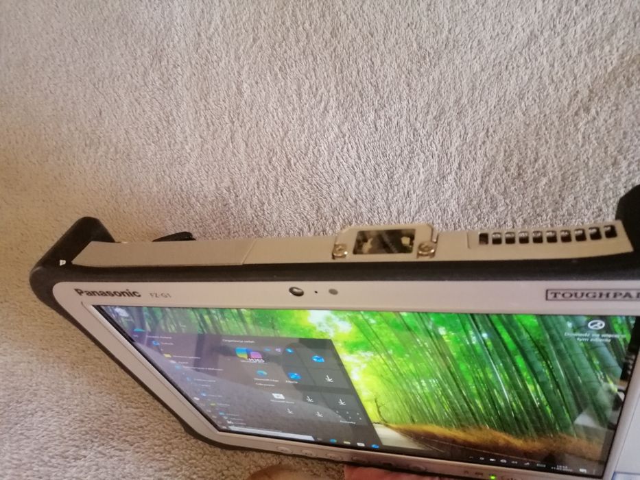 Panasonic Toughpad FZ-G1 MK3 i5-5 gener
4GB 128GB SSD 
Windows 10/11 4