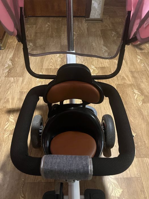 Детский трёхколёсный велосипед с ручкой и козырьком, как новый