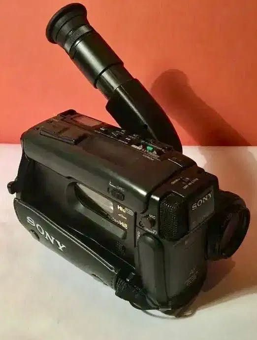 SONY video camera S8-AF precision CCD-TR 705E e acessórios - 1983