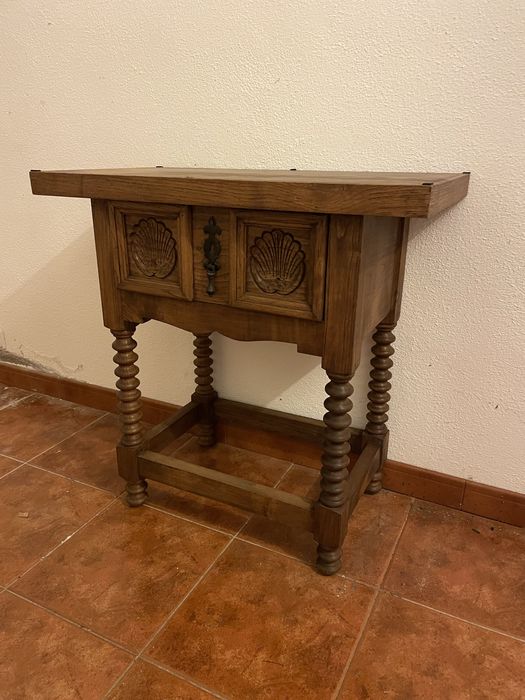 Mesa de apoio sala ou quarto
