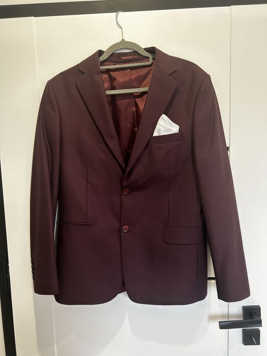 Sprzedam bordowy garnitur