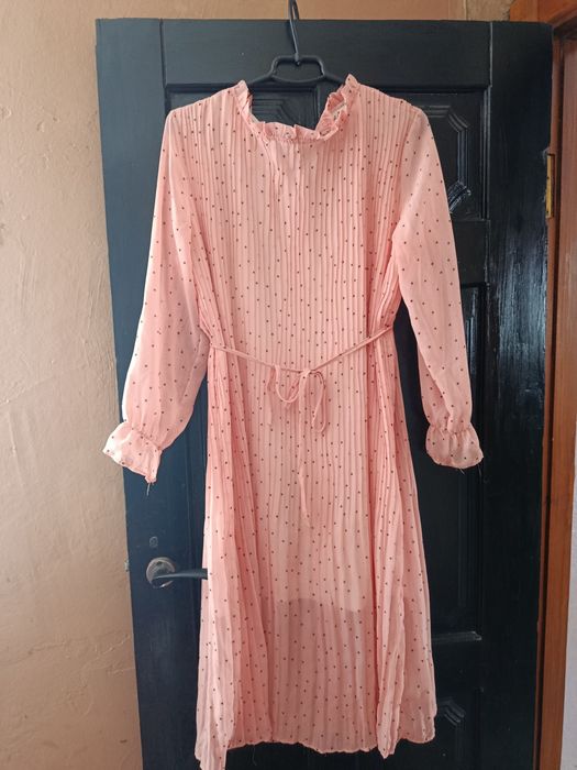 Продам рожеву сукня