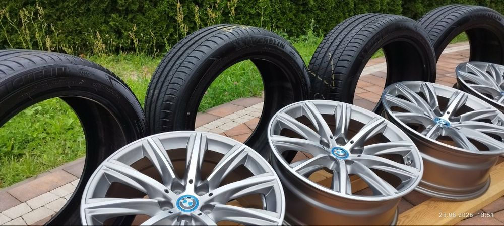 Komplet oryginalnych kół letnich (alufelgi + opony) pasujący do BMW Serii 5 (G30 / G31) oraz Serii 6 GT (G32).