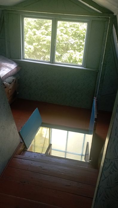 Продам дачний будинок