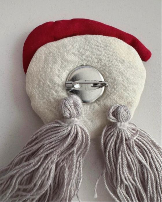 Broche “menina”