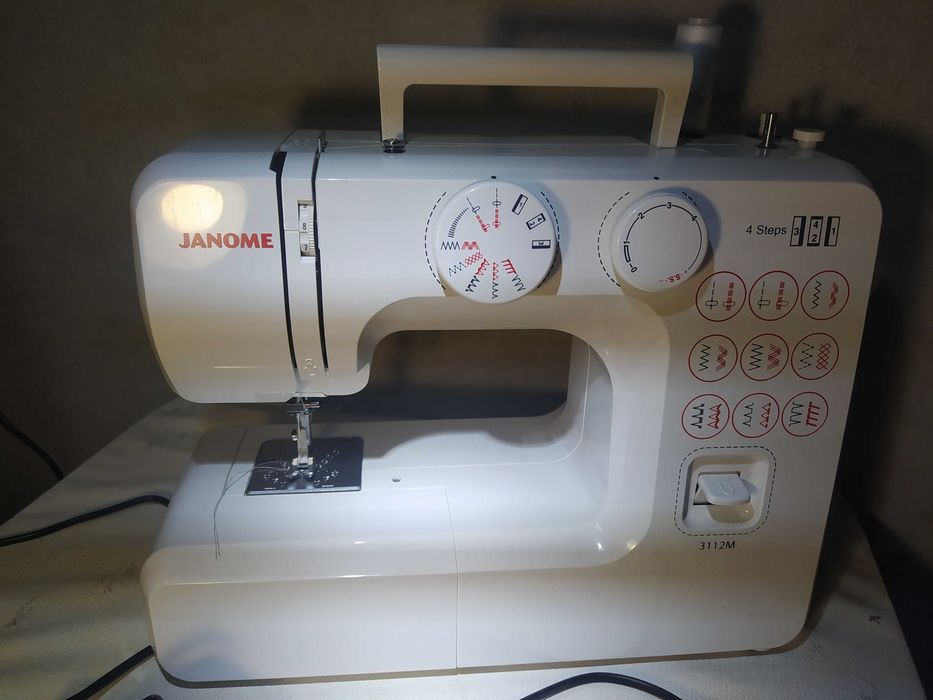 Швейна машина Janome 3112M