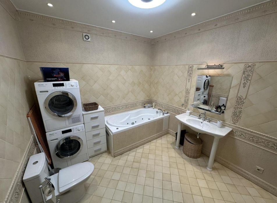 Пер.Мукачевский, Шикарная 3 комнатная квартира возле моря с паркингом