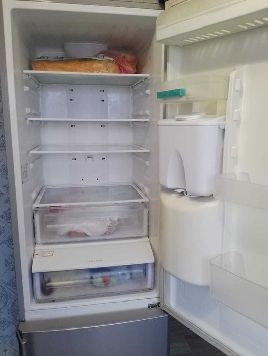 Продається холодильник терміново.