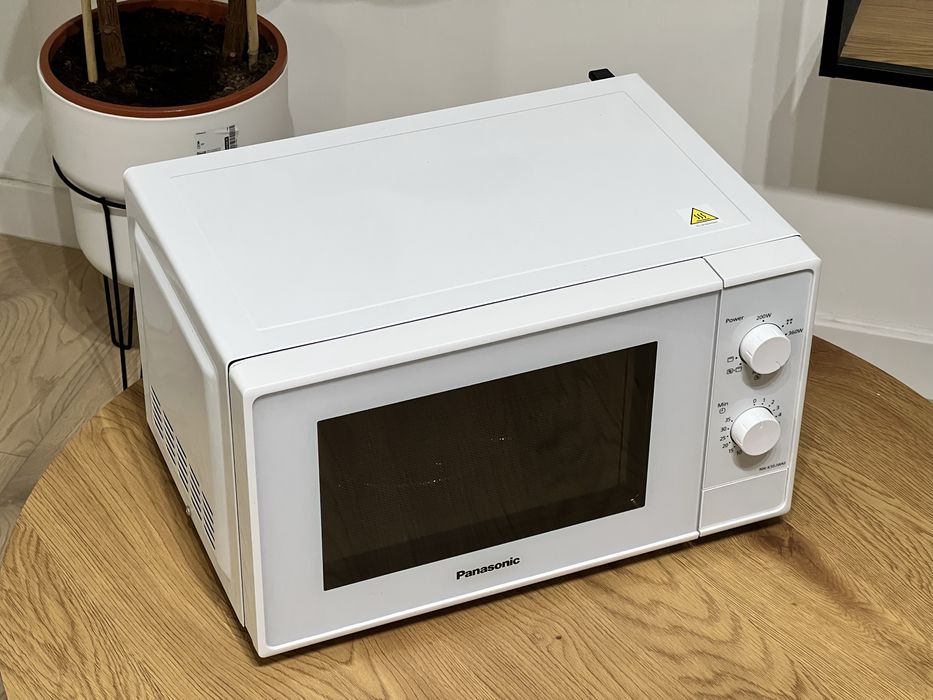 Kuchenka mikrofalowa z grillem Panasonic NN-K10JW