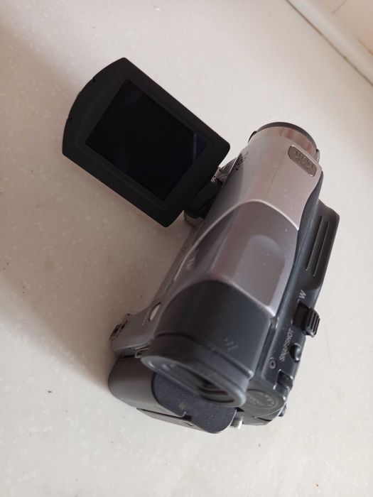 Цифровая видеокамера JVC MiniDV