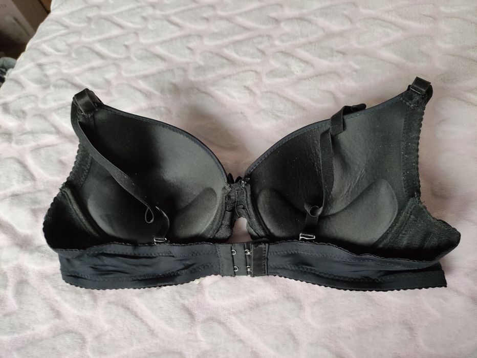 Biustonosz Stanik 75D Intimidao