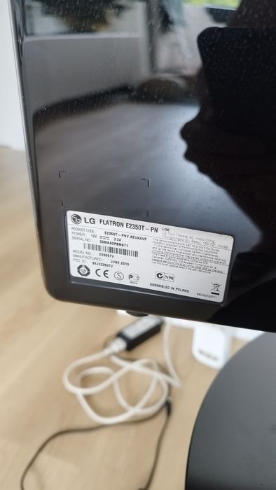 LG Flatron E2350T 23 cale