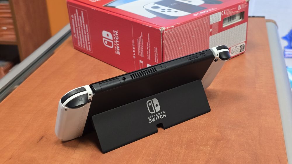 Konsola Nintendo Switch OLED biała, stan bdb