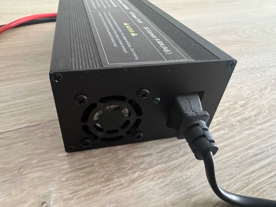 Зарядний пристрій (зарядка) для LiFePO4 750W 0-50A 14.6V