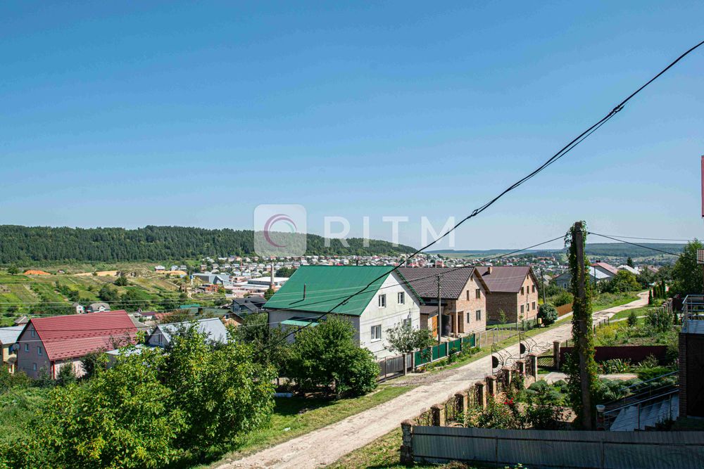 Будинок 200 м2  за вул. Топольна (м. Бережани)