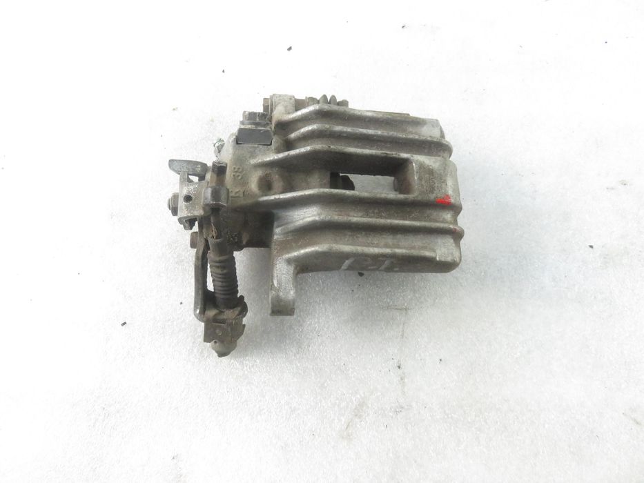 Zacisk Prawy Tył Audi A3 (8l1) 1.6 - Akl