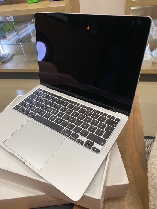 Ноутбук Apple MacBook Air 13" M1 8/256GB Silver (MGN93) 2020