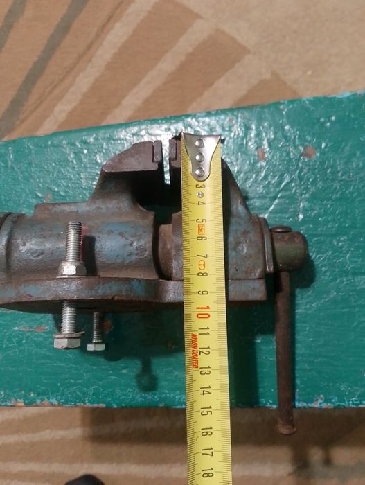 Тиски слесарные в хорошем состоянии