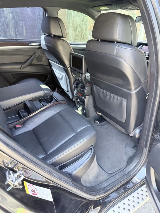 У продажу BMW X6