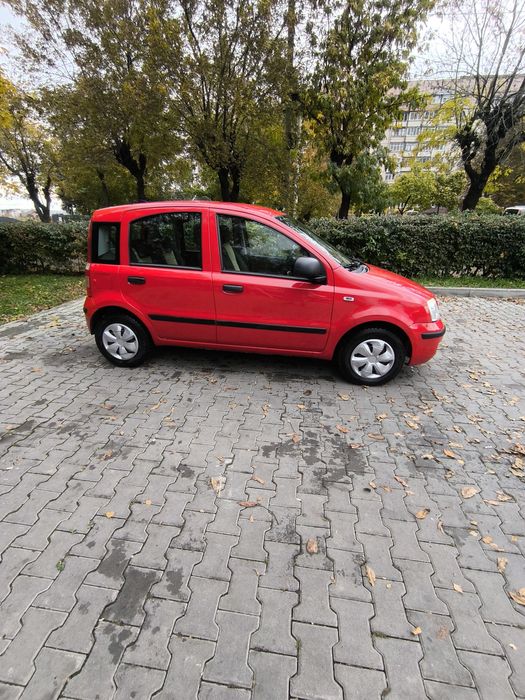 Автомобіль Panda