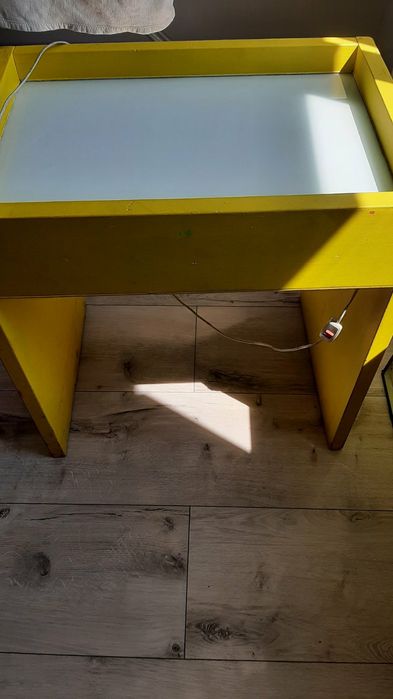 Стол для рисования песком.