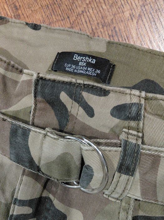 Spodnie moro BERSHKA EUR 36