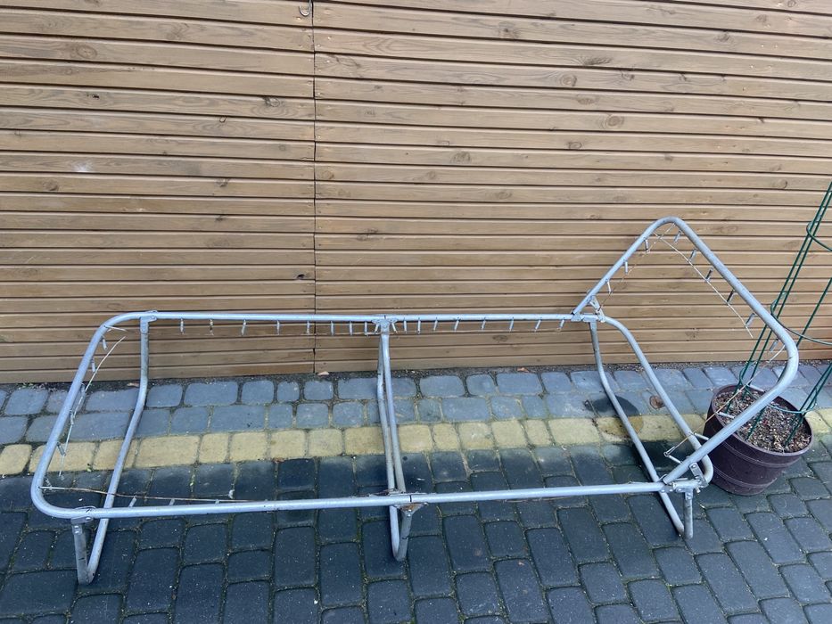 Stelaż łóżka wojskowego polowego