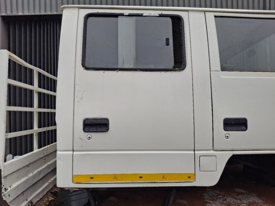 Porta trás direita MITSUBISHI Canter (FE5, FE6) VI
