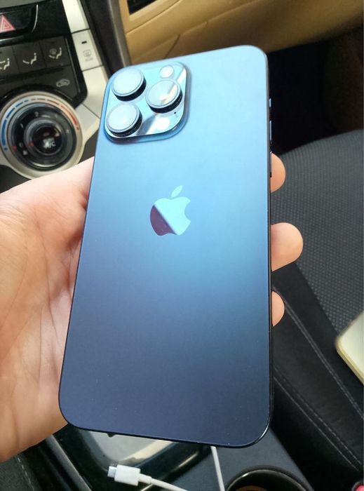 Продам Iphone 15 pro max 256 gb